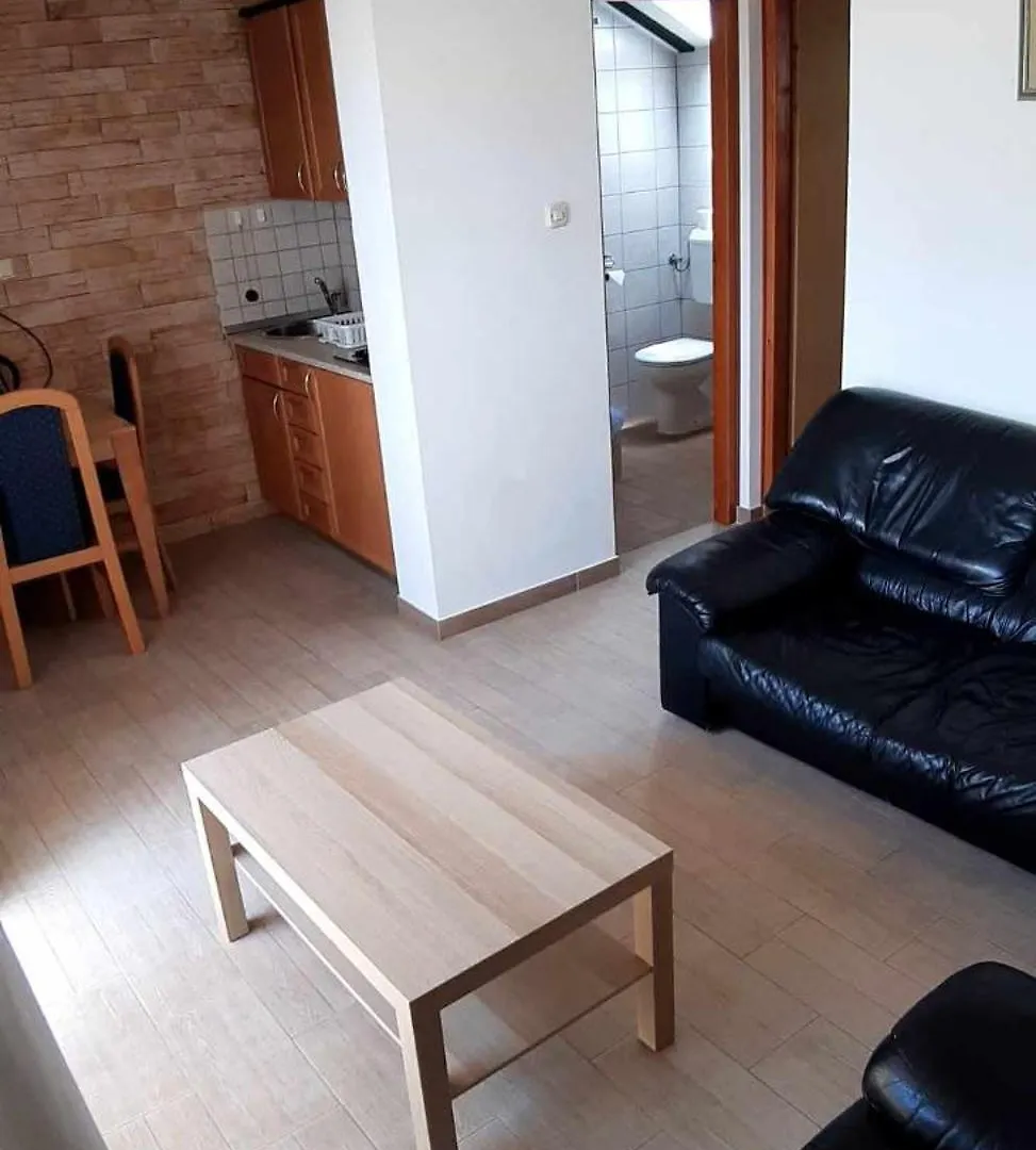 Apartments 30 M From The Beach Crikvenica