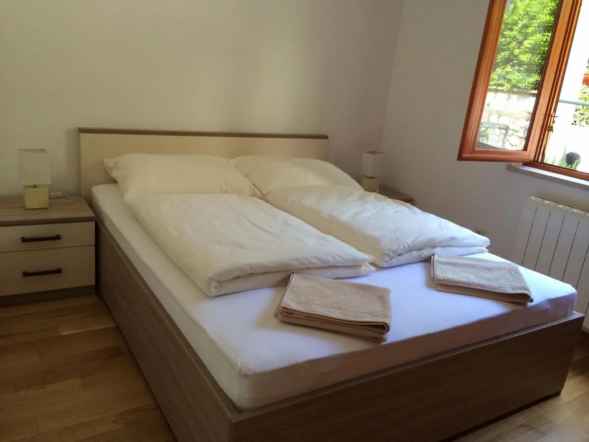 Apartments 30 M From The Beach Crikvenica 0*,