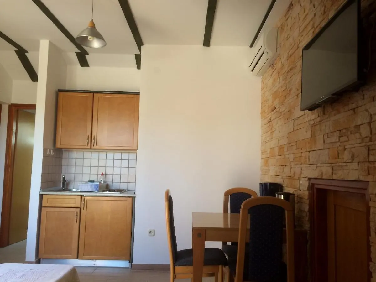 Apartments 30 M From The Beach Crikvenica